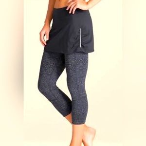 Athleta Contender 2 in 1 Skirt Leggings Workout Tribal Aztec Black M